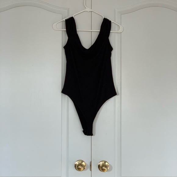 Black short sleeve bodysuit - Picture 2 of 6